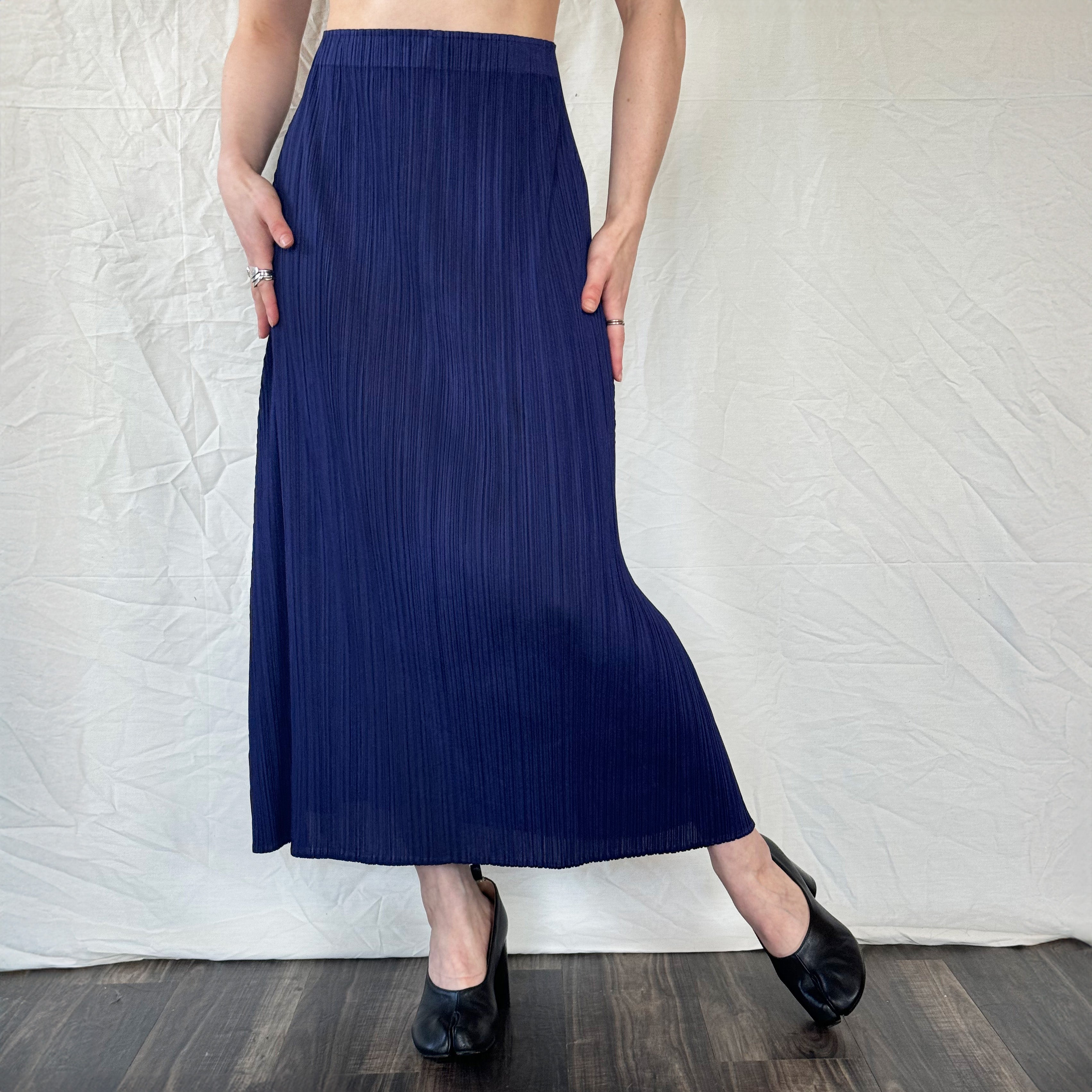 Pleats Please Navy A-Line Skirt – Icarus Vintage