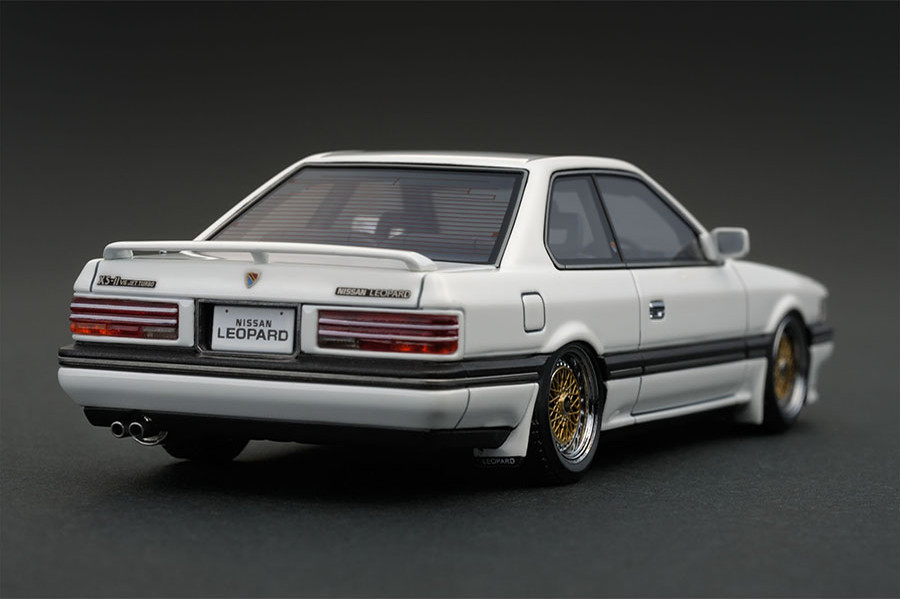 IG0409 1/43 Nissan Leopard 2.0 XS (F31) White | LINE UP | ignition