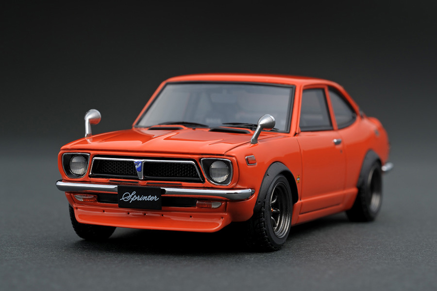 IG0736 1/43 Toyota Sprinter Trueno (TE27) Orange | LINE UP | [公式