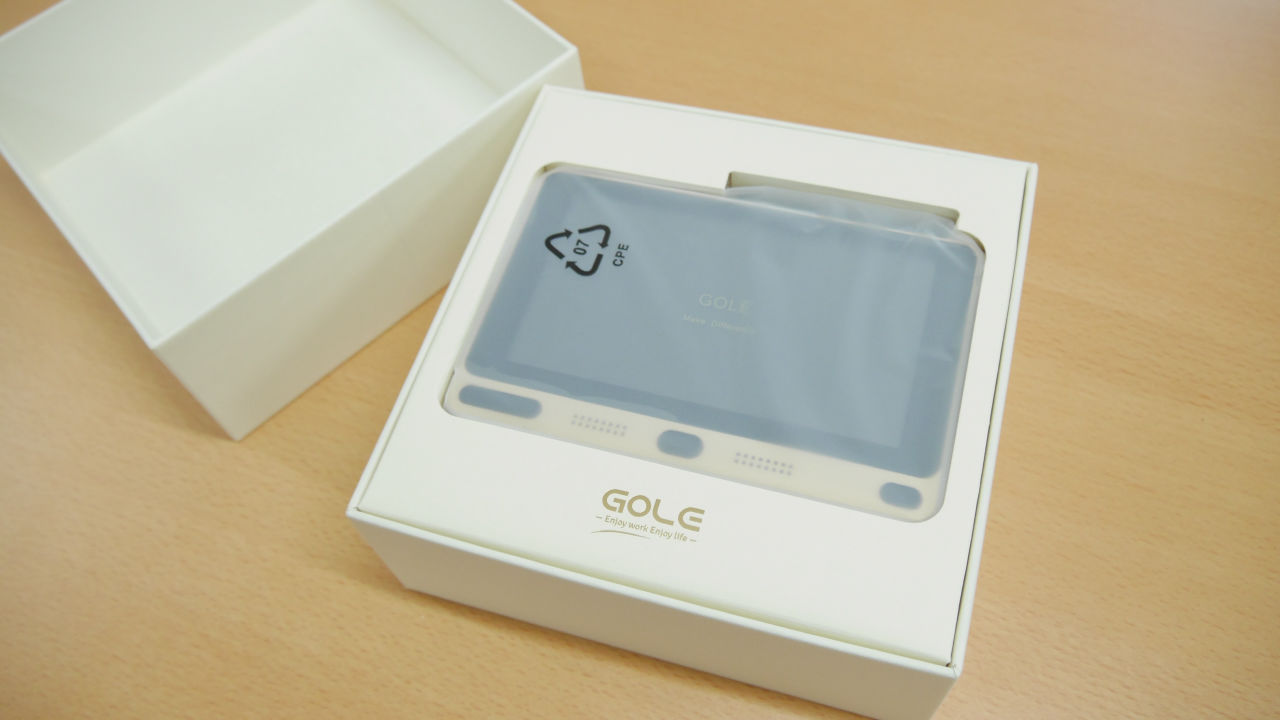 手のひらサイズでWindows 10とAndroidのデュアルOS対応の激安