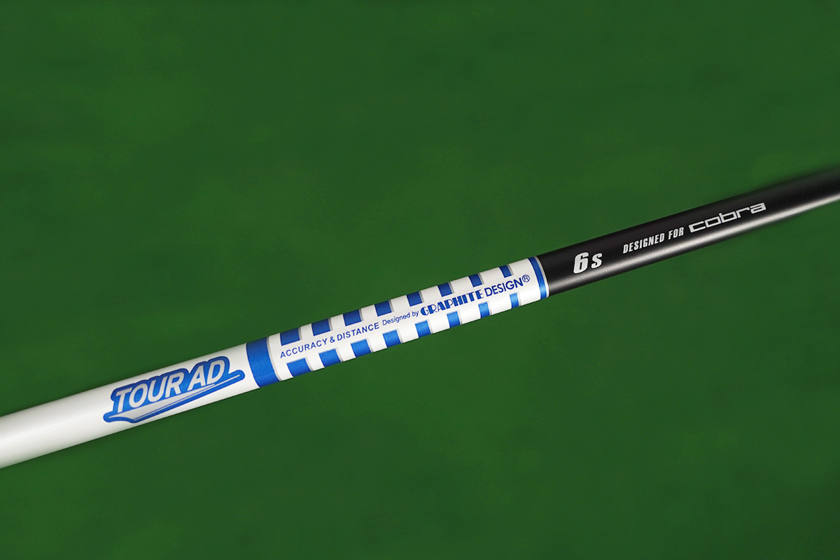 少し重めの純正シャフト「ツアーAD for COBRA」。50g台の「SPEEDER NX