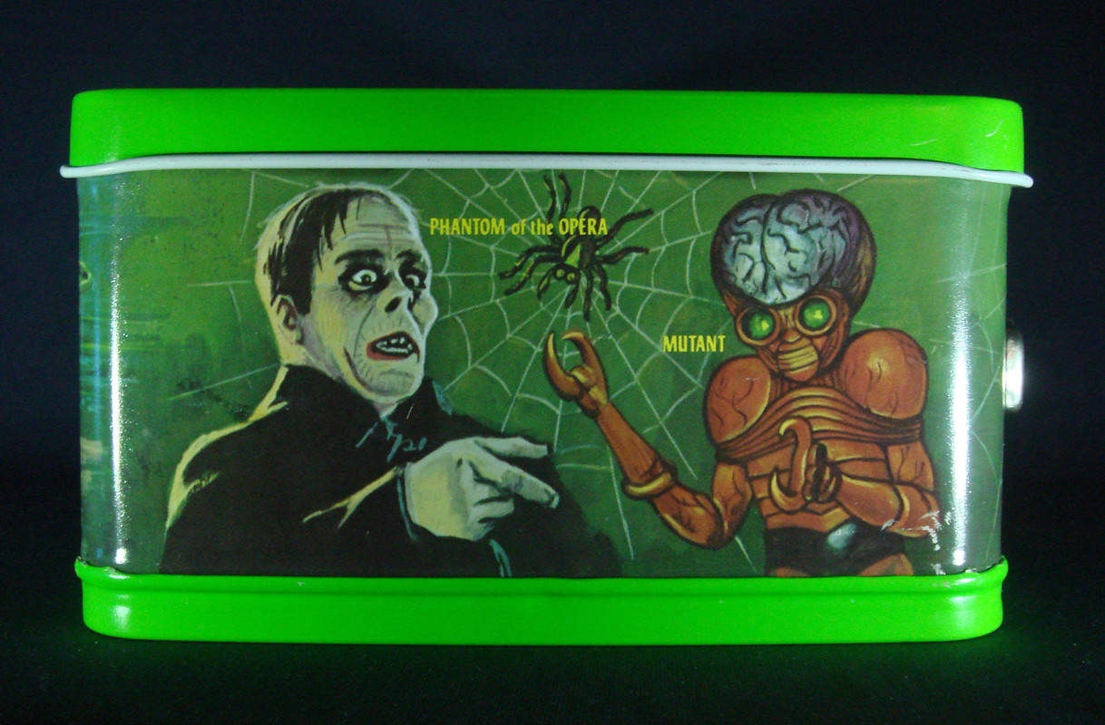 Close Upthe 1979 Universal Monsters Lunch Box! - Mego Talk