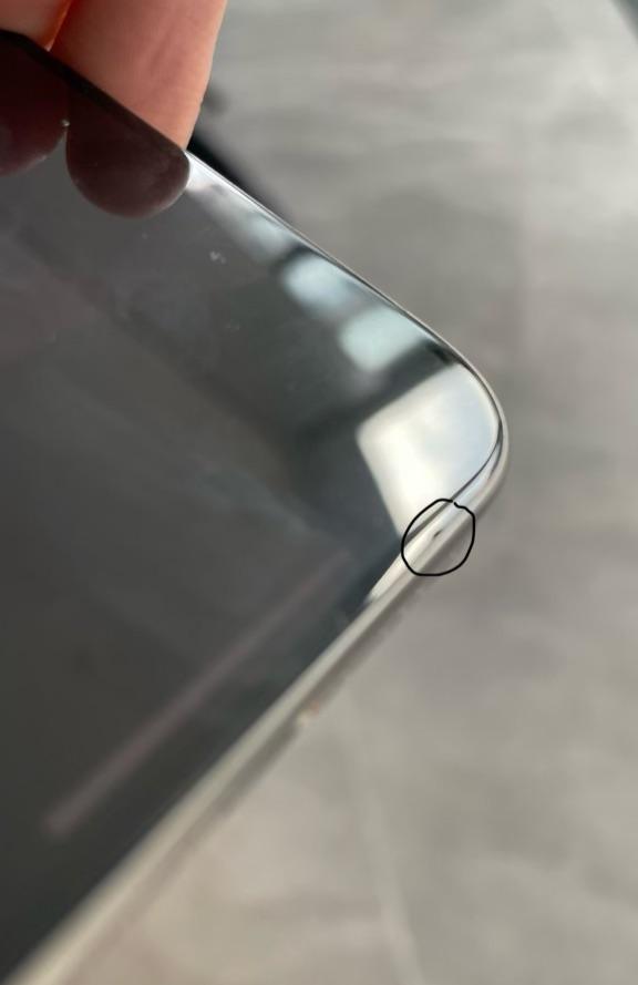 iPhone 15 Pro の画面にヒビ : r/iPhone15Pro