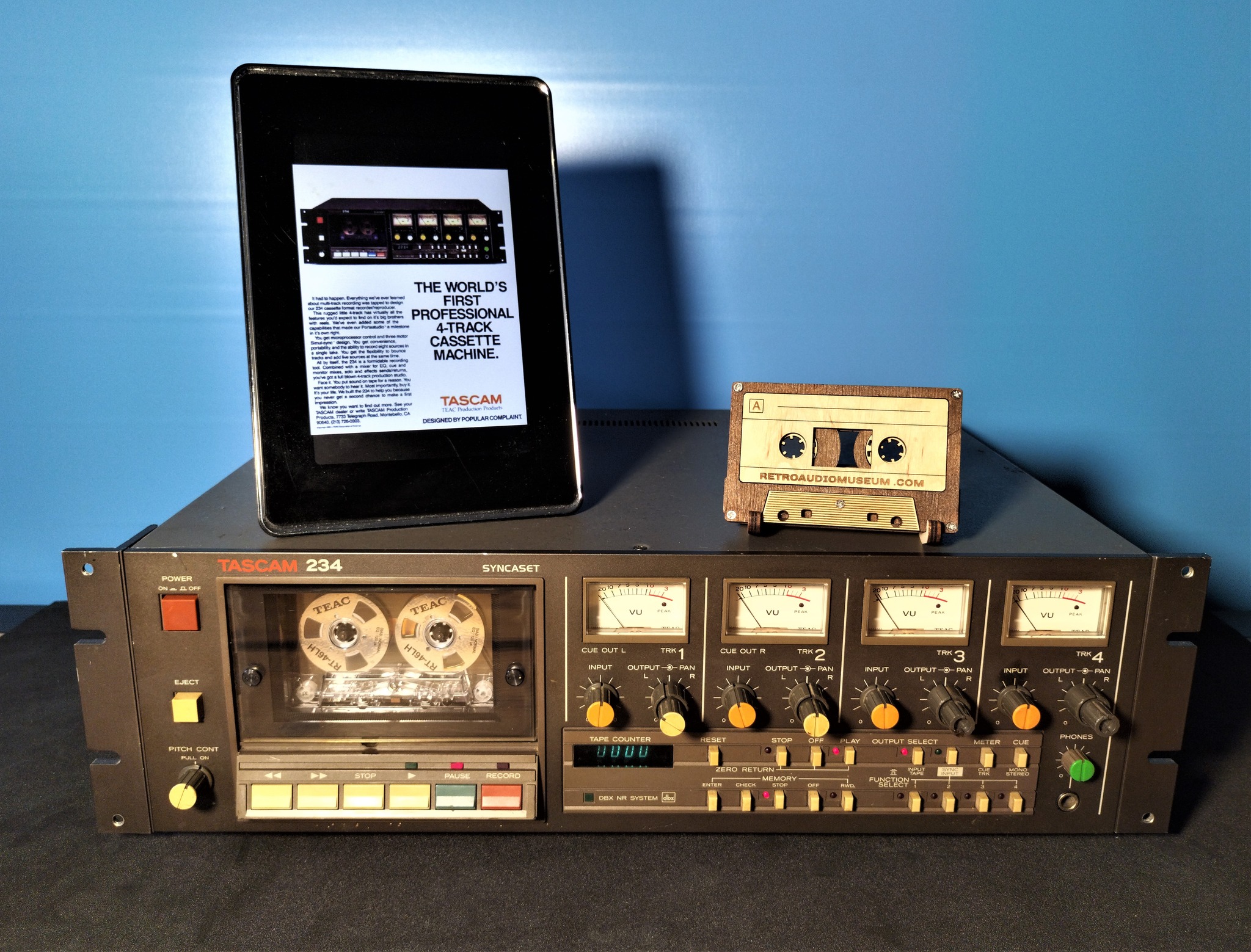 1983年製 TASCAM 234 SYNCASET 4トラックカセットデッキ。 : r