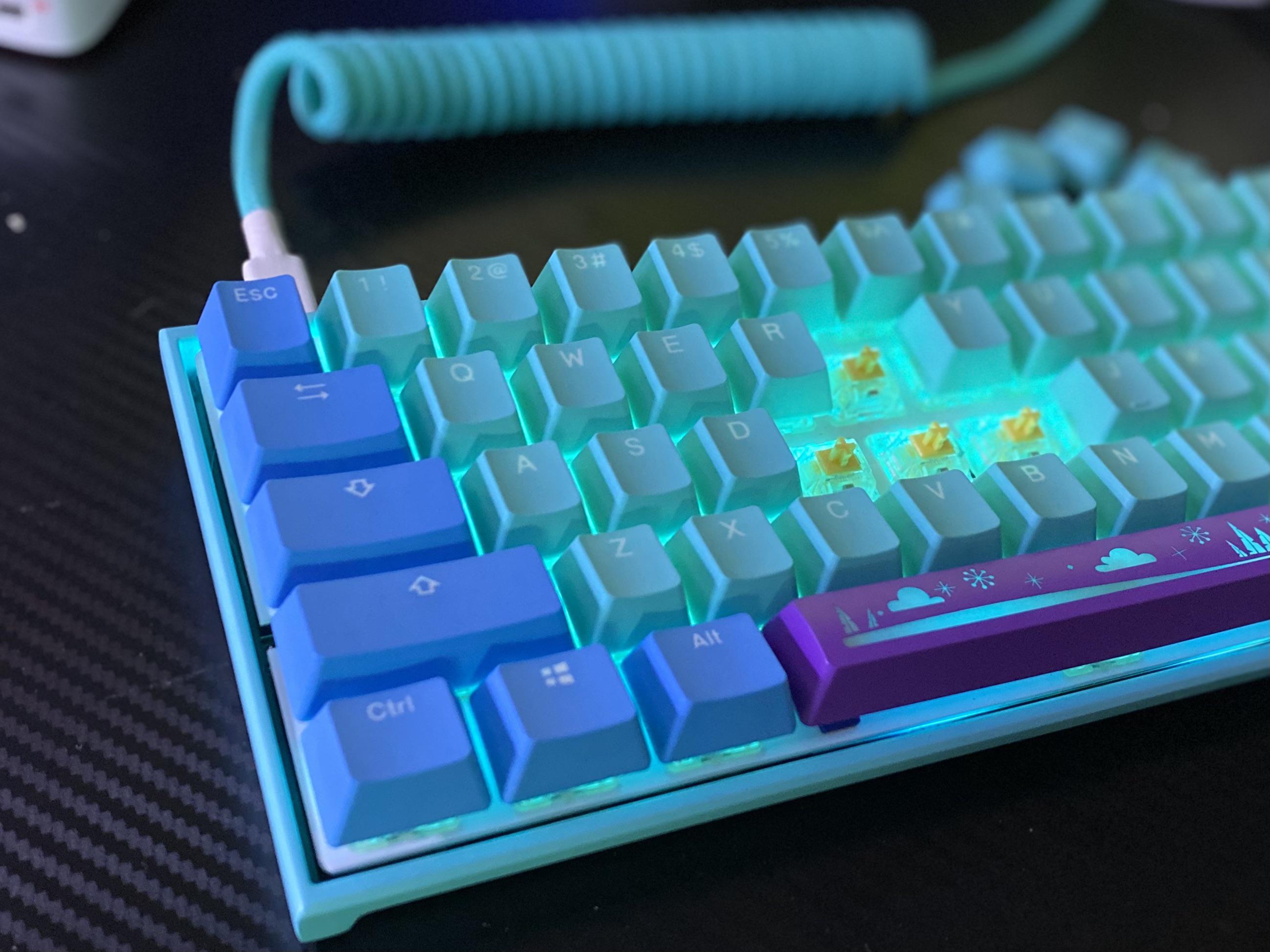 Ducky x MK Frozen Llama Mecha Mini v2 w/ Gateron Yellows (Details