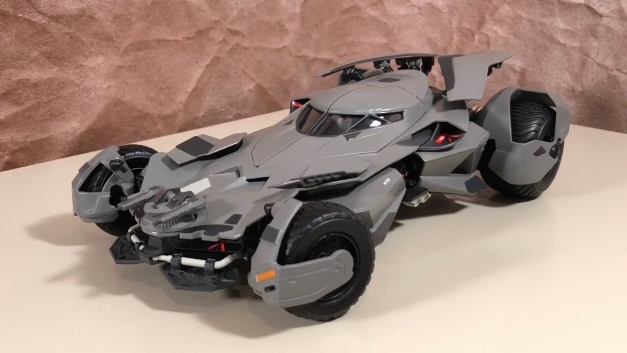 Hot Wheels Elite 1:18 Scale: Batmobile (Batman v Superman: Dawn of
