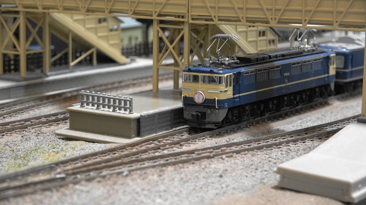 KATO EF65 500番台 20系客車寝台特急さくら - YouTube