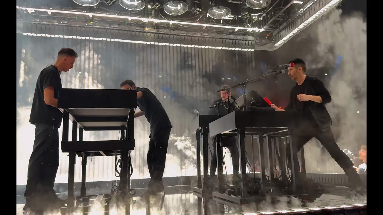 Nine Inch Nails - Vessel - Peel It Back Tour - Manchester, UK 06