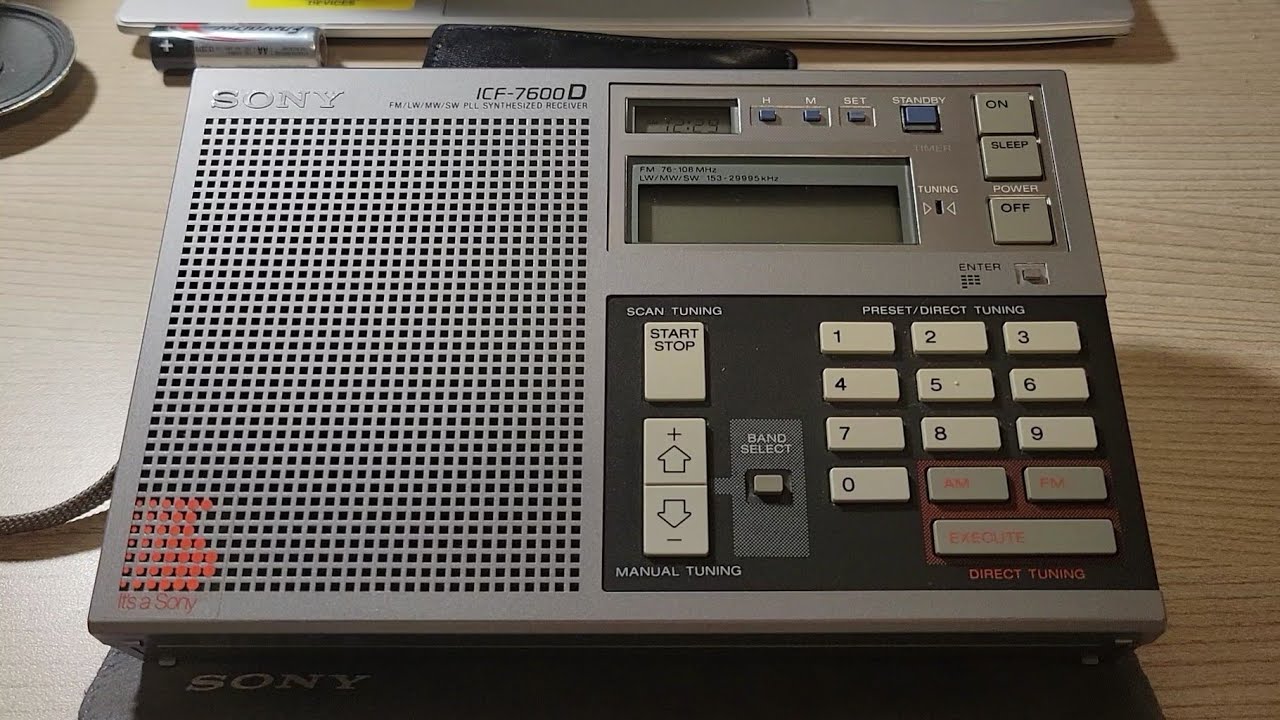 Sony ICF-7600D Review - YouTube