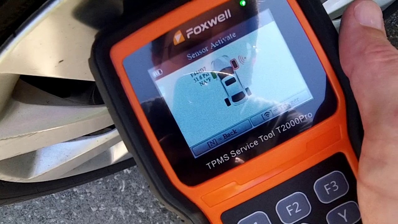 Review FOXWELL T2000 Pro TPMS scanner activator $249 - YouTube