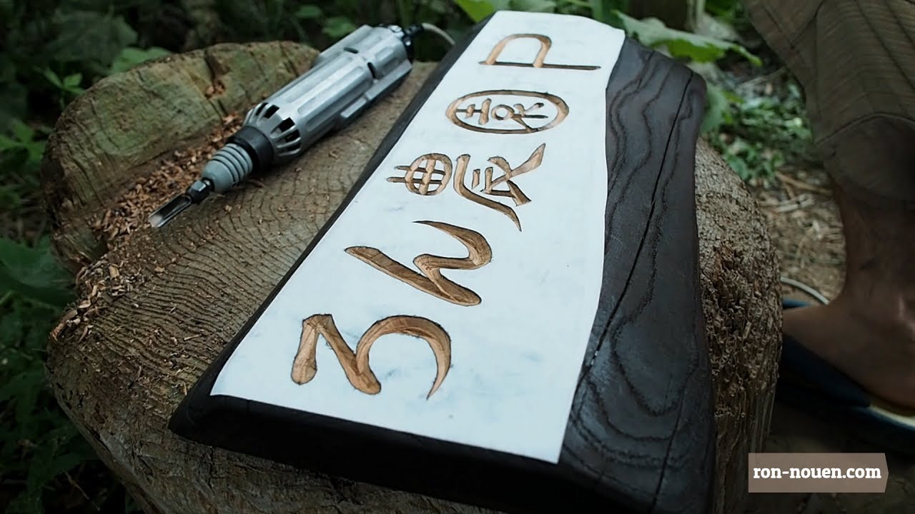 Carved Wooden Sign暑い夏の日に、木製看板彫刻を作る｜ろん農園ron