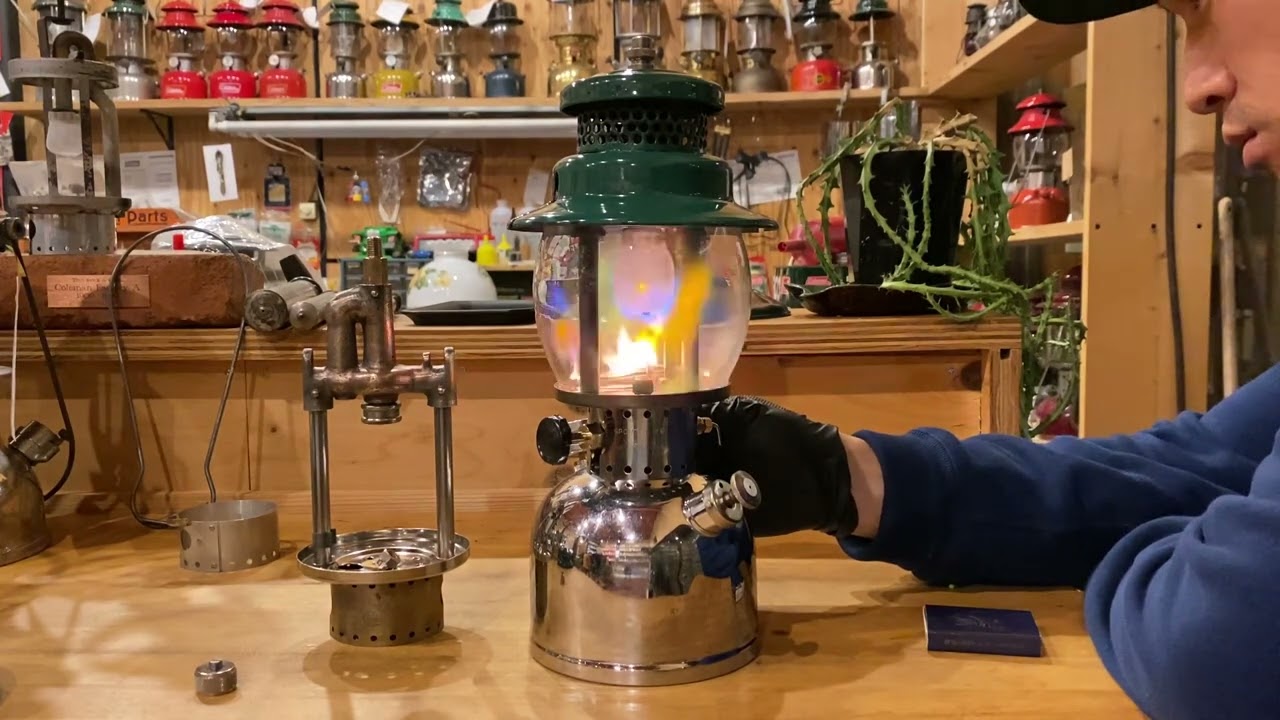 Dec.1960 Coleman Canada 242B made in Australia vintage lantern