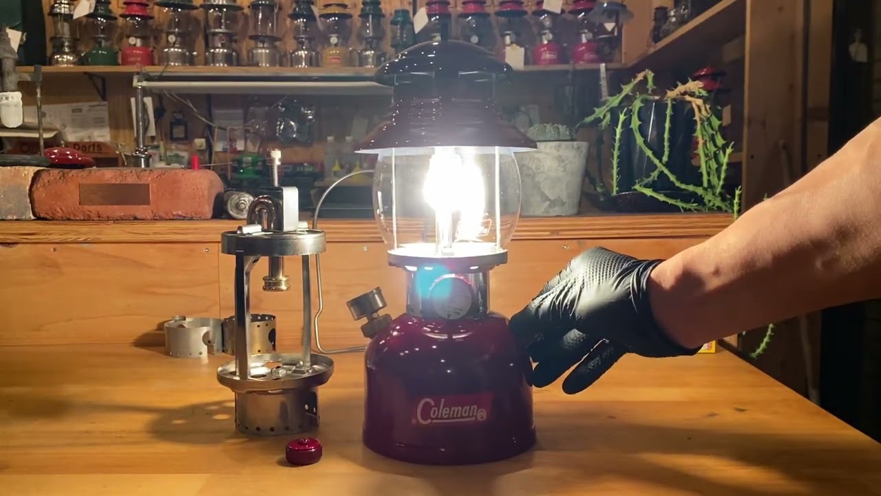 Mar.1962 Coleman 200A Burgundy vintage lantern Ignition 点火動画