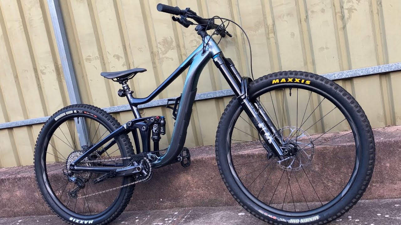 A Close Look at the New Giant Reign 1 2023 - YouTube