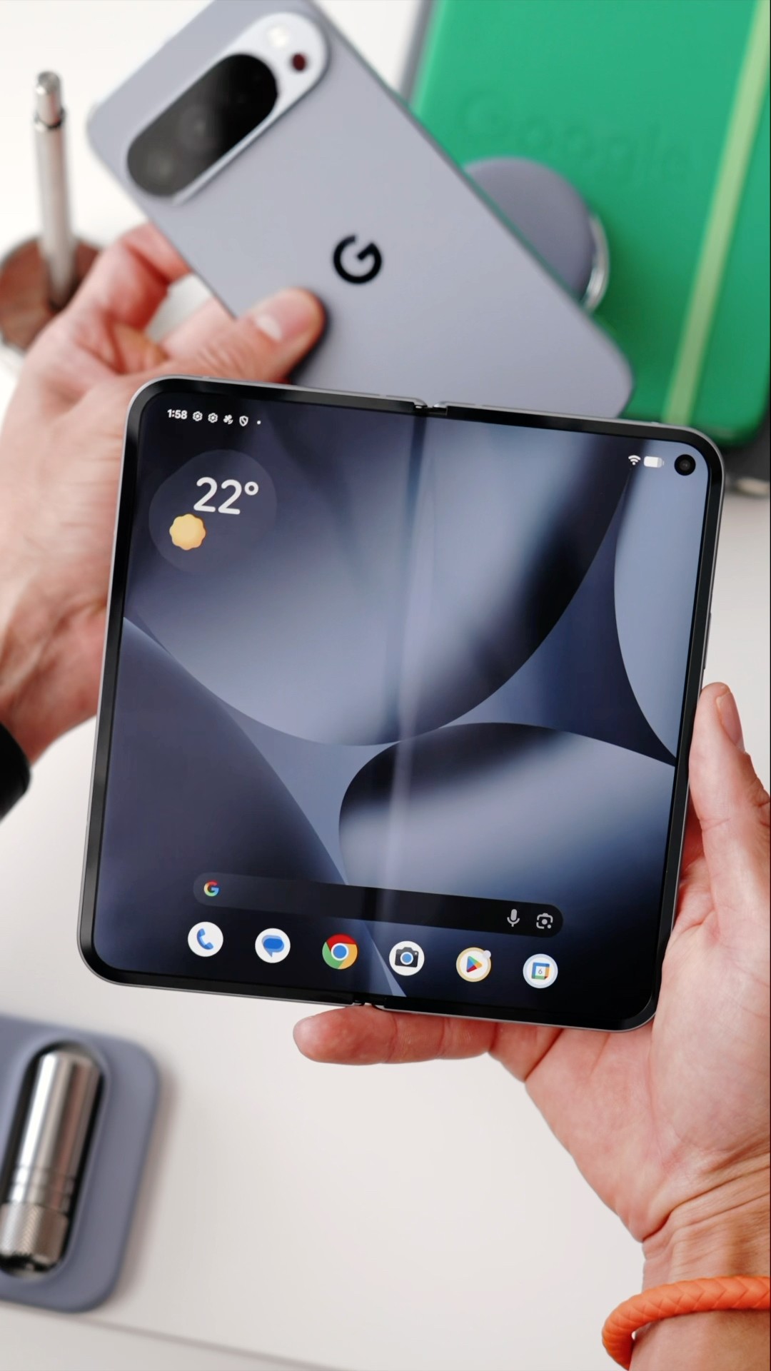 Google Pixel 10 Pro Fold UNBOXING - Moonstone - YouTube