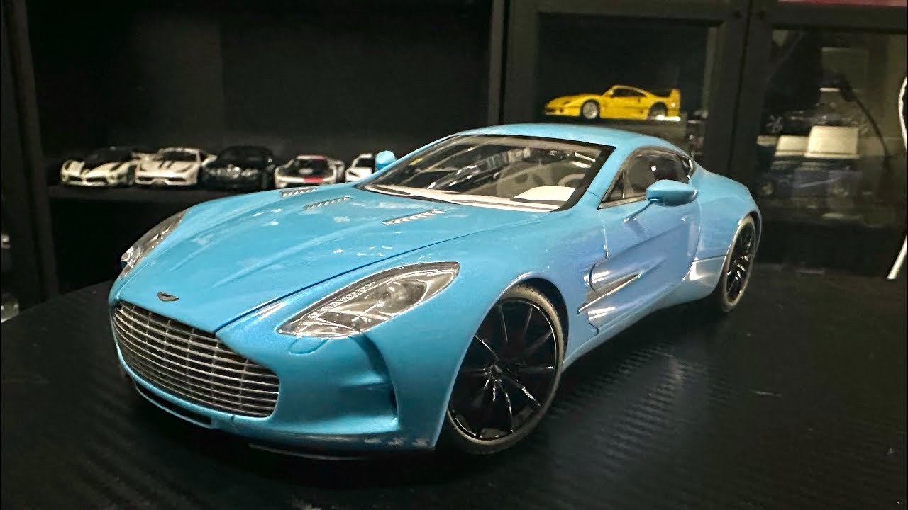 1:18 Aston Martin One-77 by Autoart - YouTube