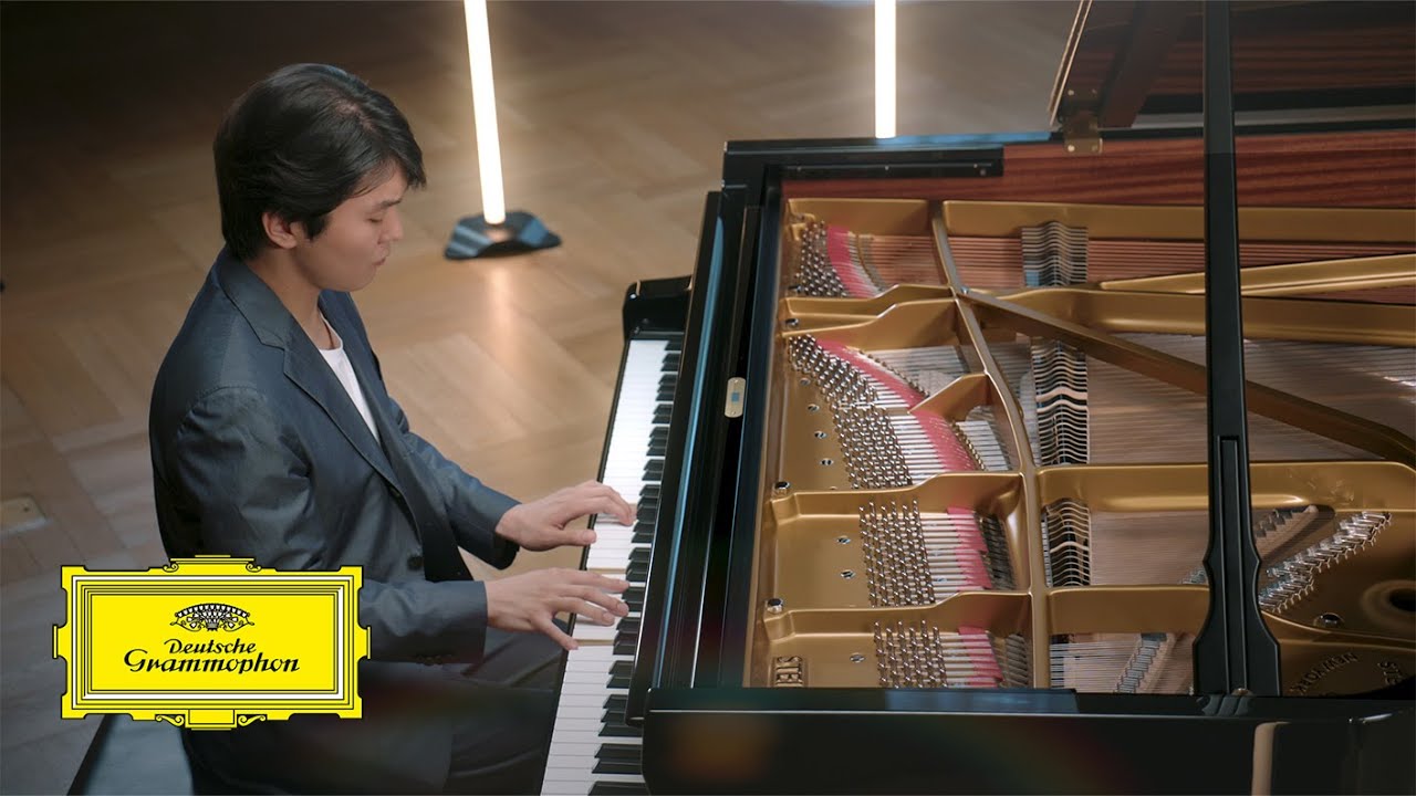Seong-Jin Cho - Ravel: Pavane Pour Une Infante Défunte - YouTube