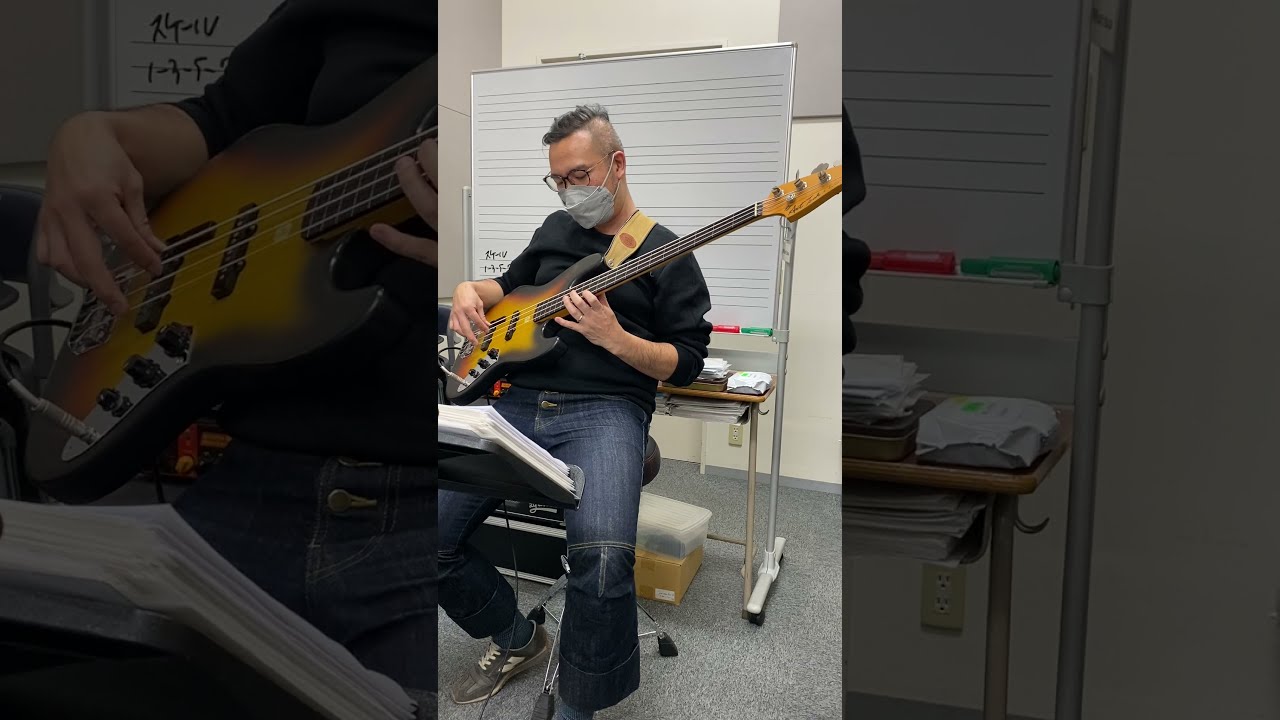 Art Tech Fretless Bass - YouTube