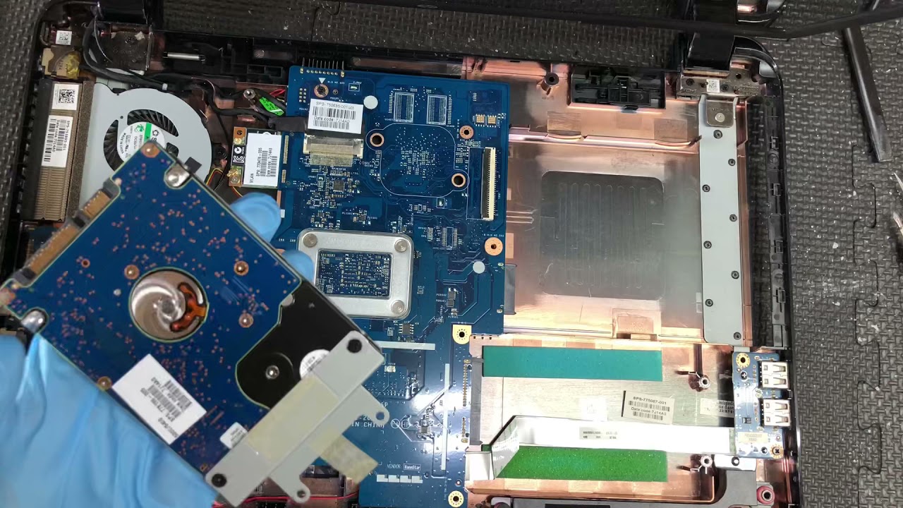 HP 15-g007AU Windows 10 ノートパソコンSSD増設の修理分解 - YouTube