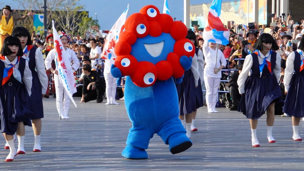 大阪・関西万博「フラッグパレード」ミャクミャク×アバンギャルディの