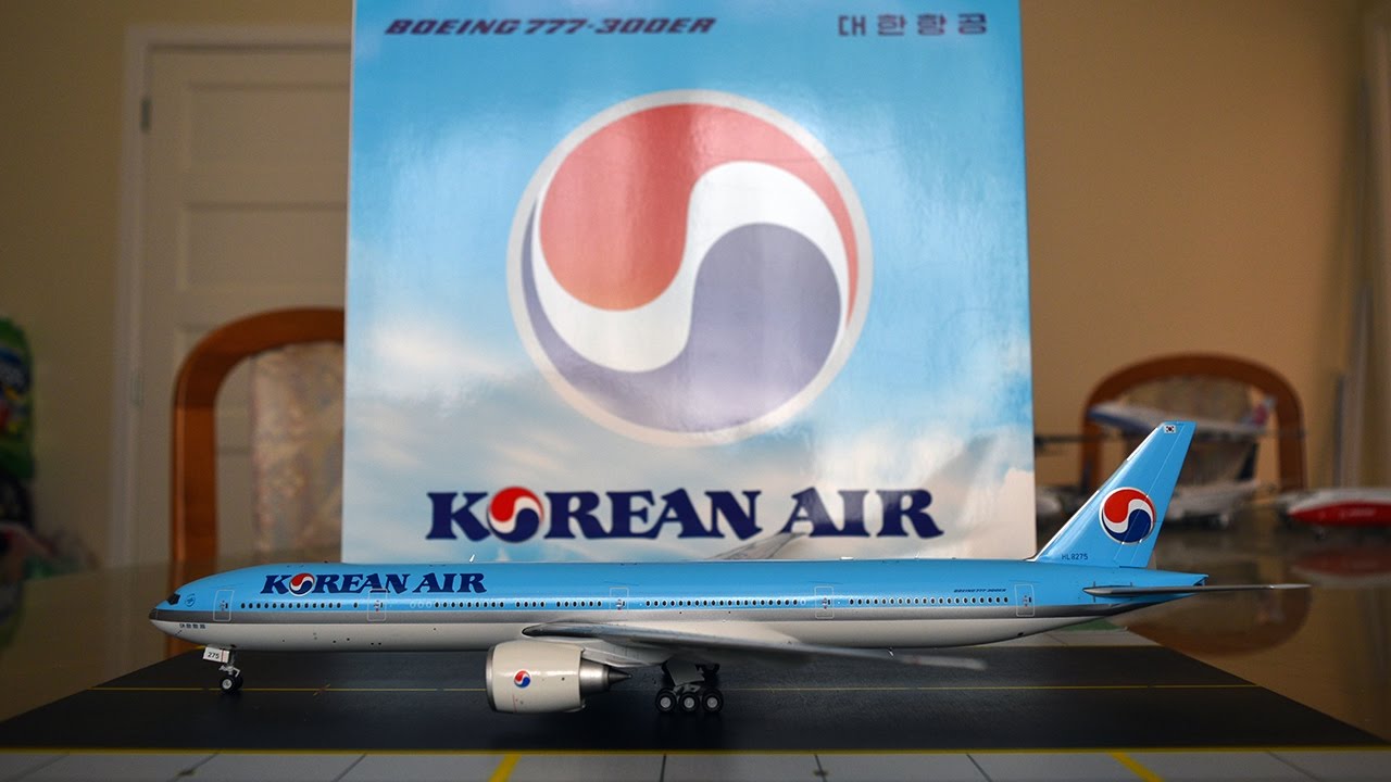 JC Wings 1:200 Korean Air 777-300ER Unboxing and Review - YouTube
