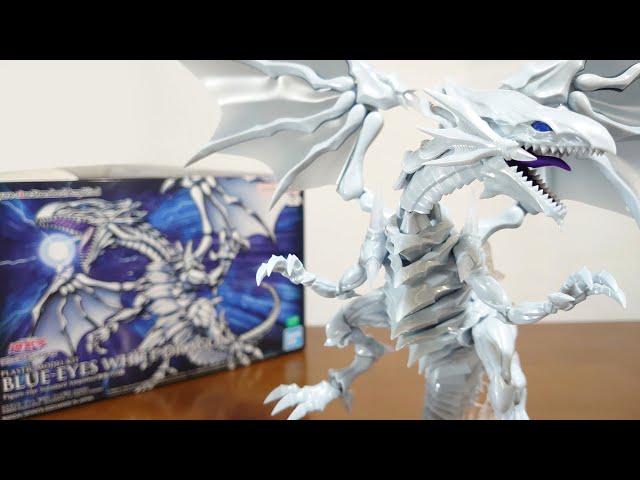 Blue-Eyes Plastic Model!) Figure-rise Standard Amplified Blue-Eyes