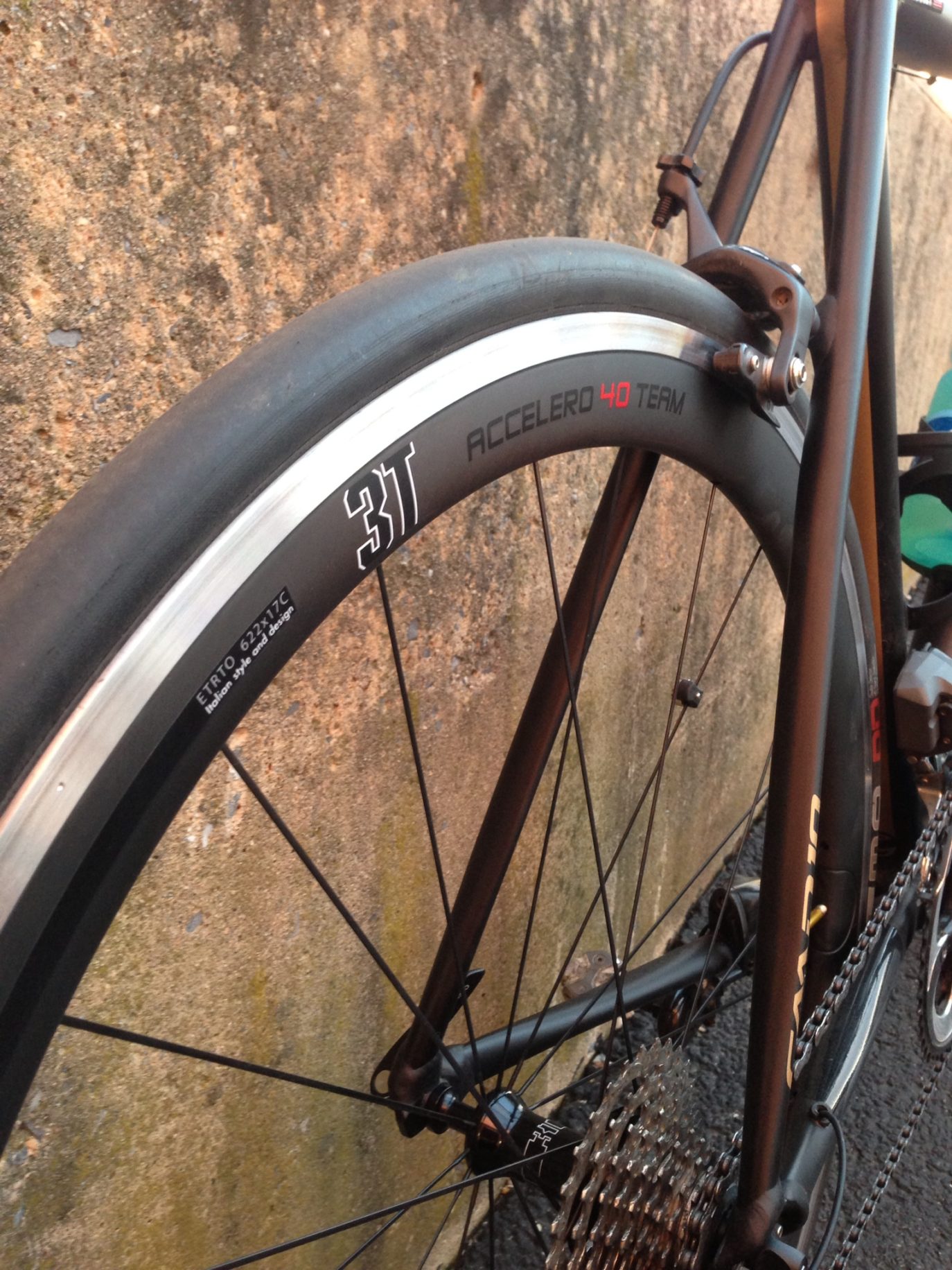 3T Accelero 40 Team Stealth Review - Bike World News