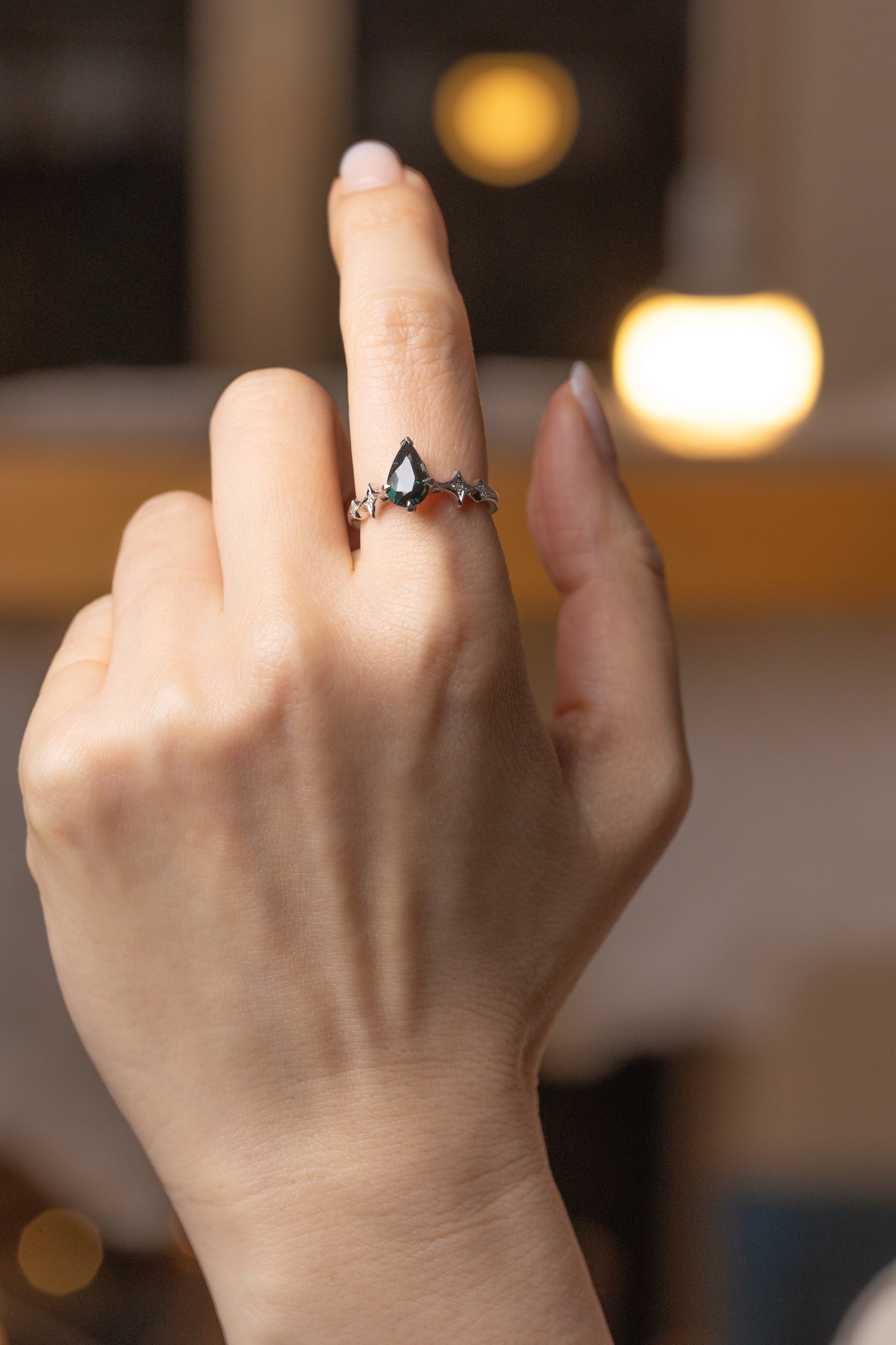 シルビー | 深緑のペアシェイプサファイアリング – ileava jewelry