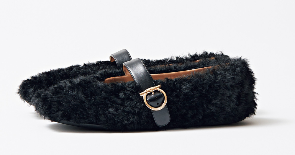 フェラガモの『ふわもこシューズ』が秋冬フラット名品！優しい履き心地