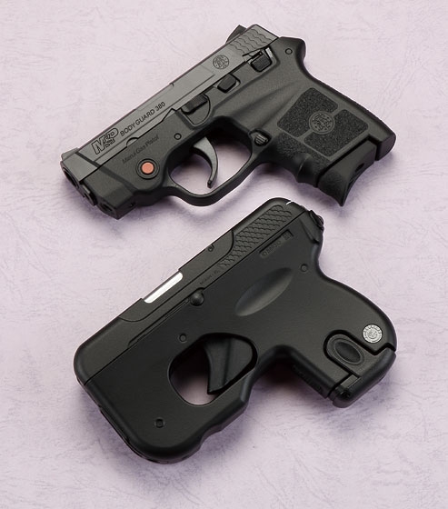 絶妙な曲線を描くブラジルの拳銃を初再現「東京マルイ CURVE 固定