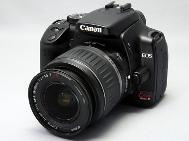 より使いやすく快適に――キヤノン「EOS Kiss Digital X」：レビュー（1