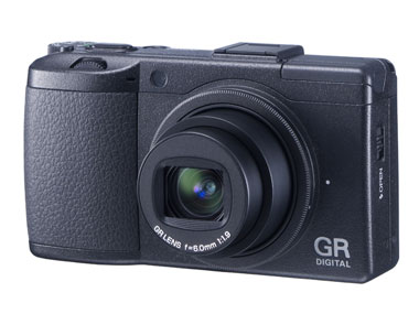 中身は大きく変わった新“GRD”――F1.9レンズ搭載の「GR DIGITAL III