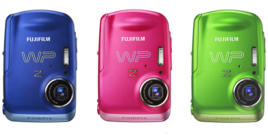 富士フイルム、コンパクトな防水デジカメ「FinePix Z33WP」発売