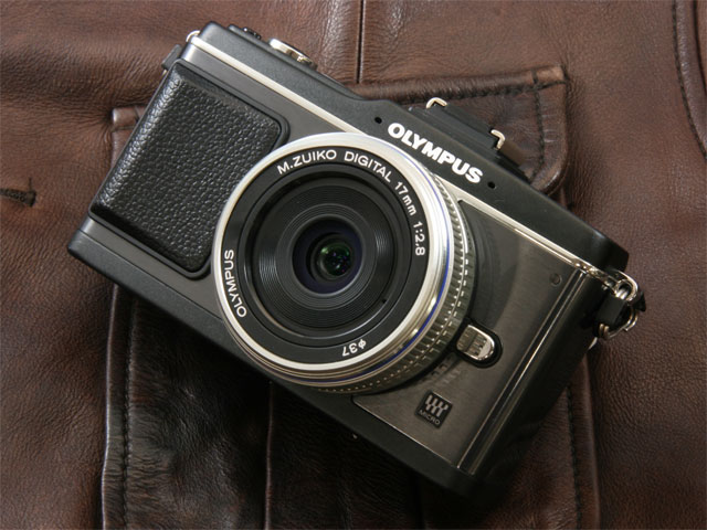 E-P2」第1回――手ざわりと重さの満足感：長期試用リポート - ITmedia NEWS