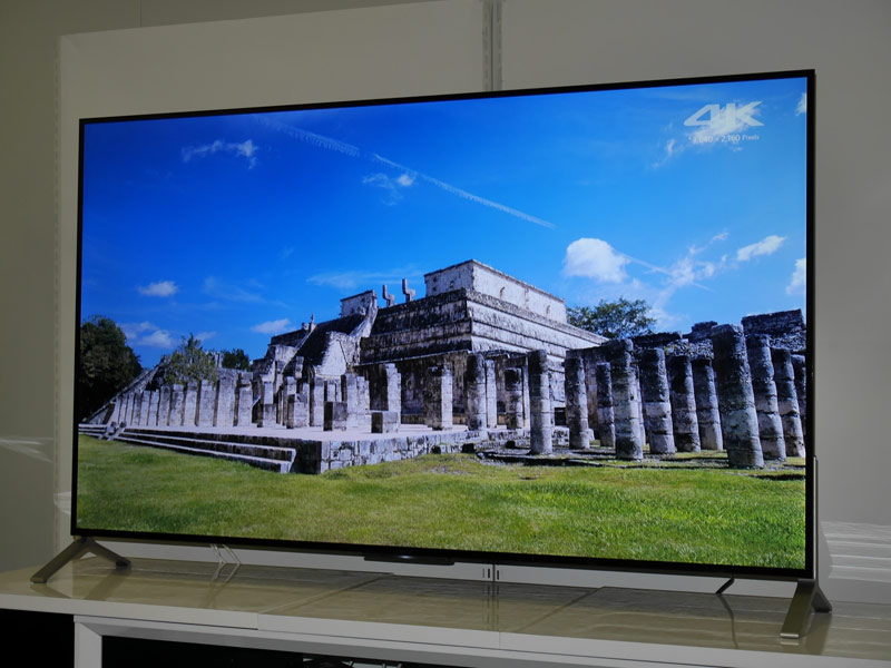 壁からわずか4センチ！――ソニー、“壁ピタ”設置できる最薄4Kブラビア