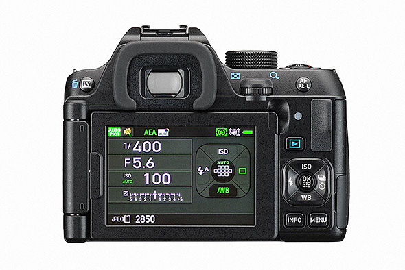 エントリークラスながら防塵防滴、超解像や超高感度にも対応した