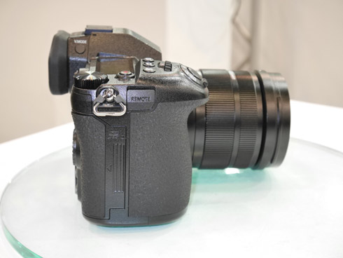 ミラーレス10年の集大成”はプロ向けの静止画フラグシップ