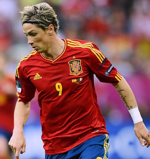 過去8大会のEURO「決勝戦ユニフォーム」、色はこんな感じだった