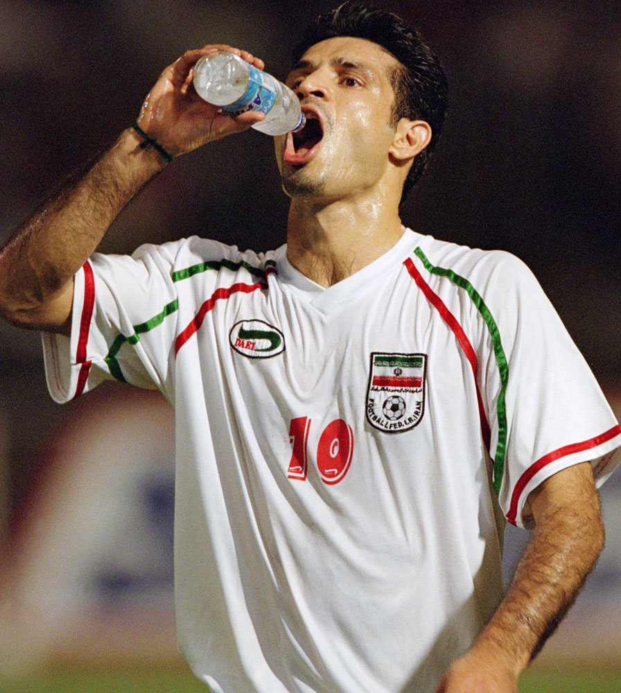 日本戦のイラン代表、たぶん誰も知らないユニフォーム“こぼれ話