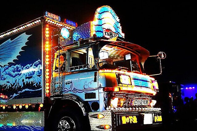 史上最強の「伝説のデコトラ」を完全再現！ ド迫力「加飾」の「一番星