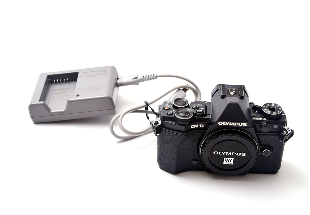 OLYMPUS (オリンパス) OM-D E-M5 Mark II ボディ ブラック | メディア