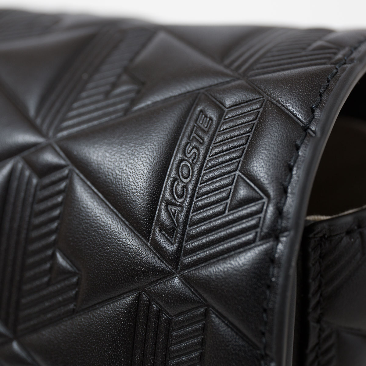 ラコステ マヘキ レザー メッセンジャーバッグ LACOSTE NF4712MH