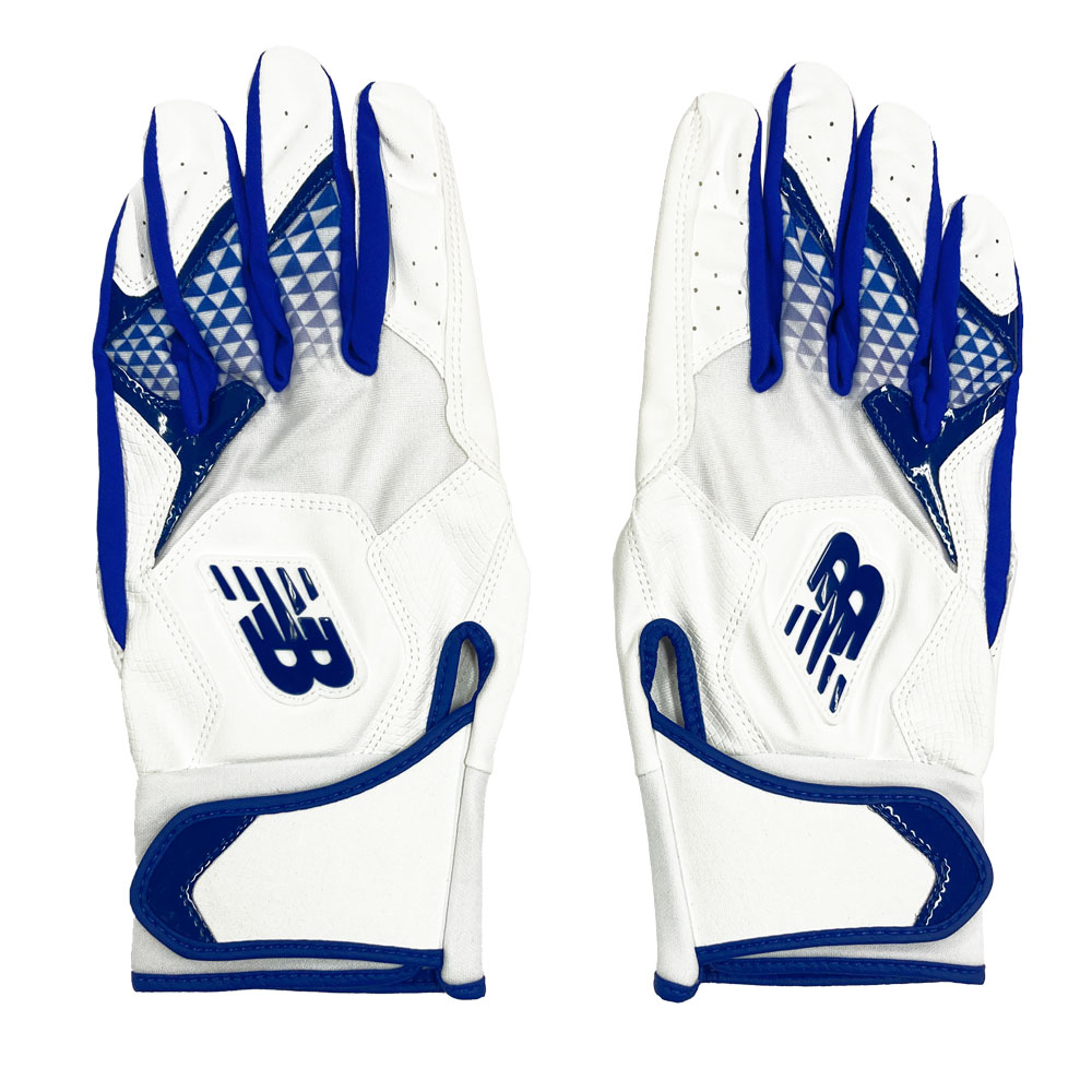 ななな グローブ、ニューバランスセットアップ、プーマスカートの3点