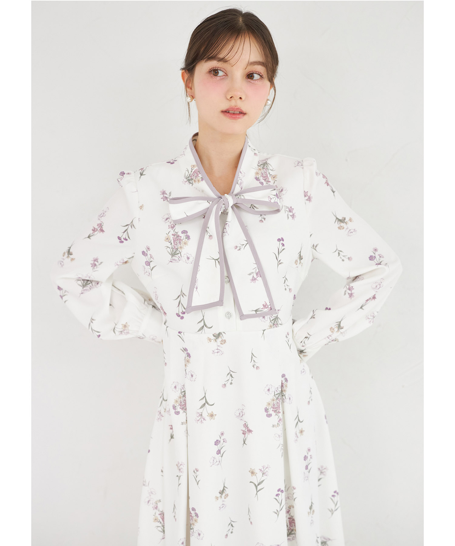 配色ライン入りボウタイリボン付きフラワープリントワンピース