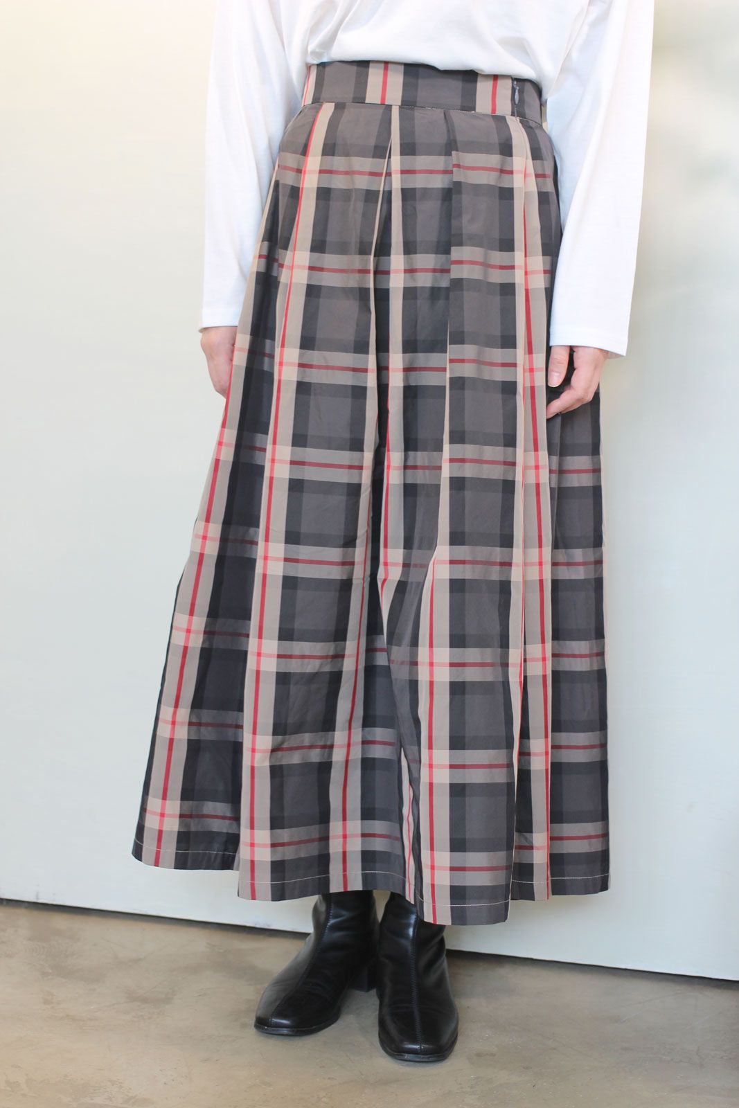 trois - メモリーウエザーチェックタックフレアスカート グレー