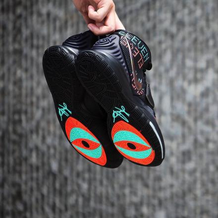 国内8月5日発売予定】ナイキ カイリー 6 EP 