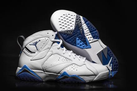 国内1月24日発売予定】 ナイキ エアジョーダン7 レトロ ホワイト