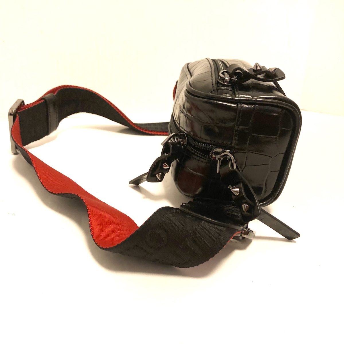 クリスチャンルブタン/ウエストポーチ/ブラスタークロスボディバッグ