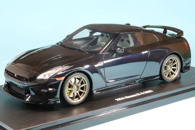 オートアート 1/18 ニッサン スカイライン GT-R R34 VスペックII 