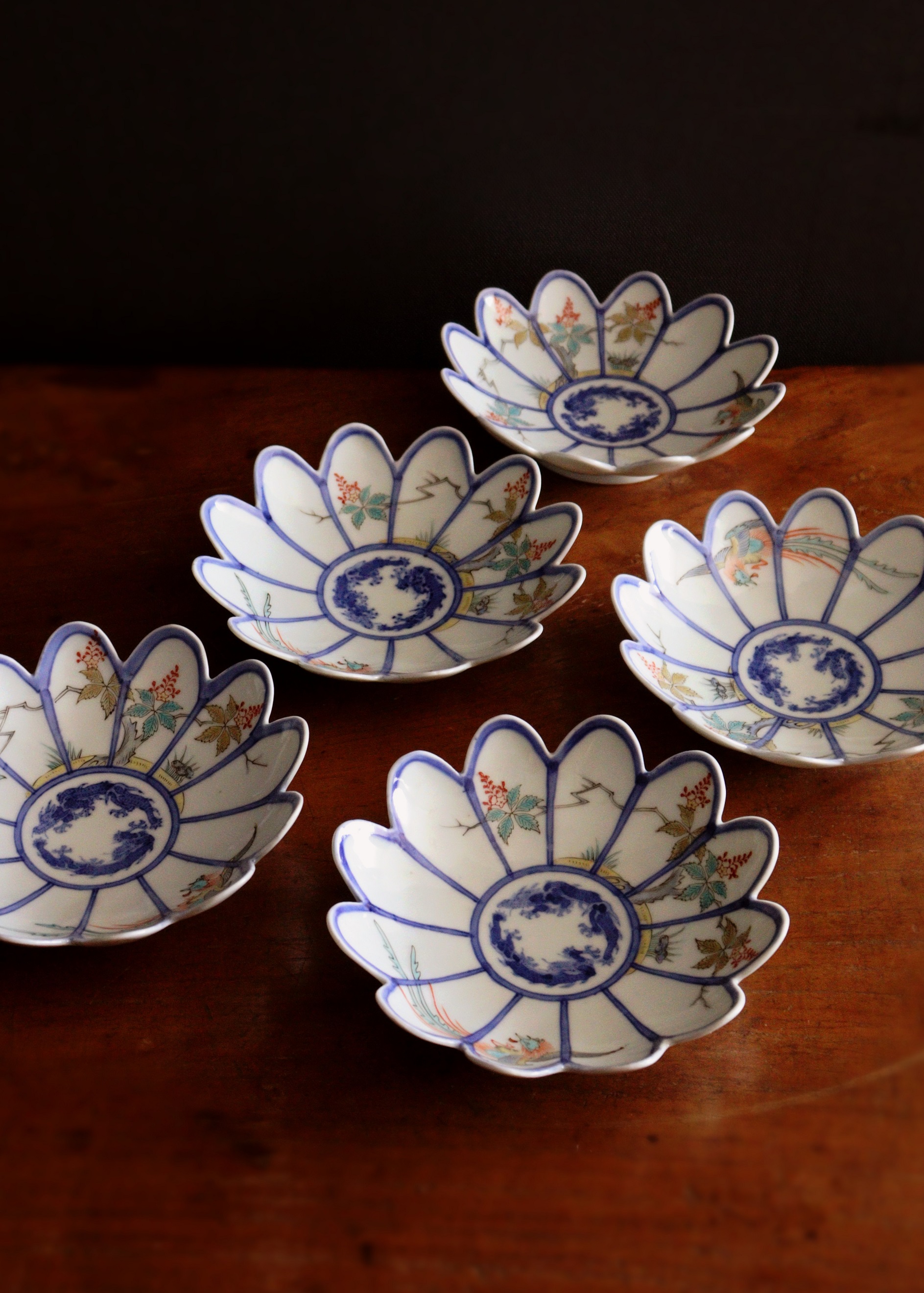 伊万里色絵窓絵花図七寸皿∅21㎝ 赤絵 通り文 古伊万里 R1379B2 伊万里